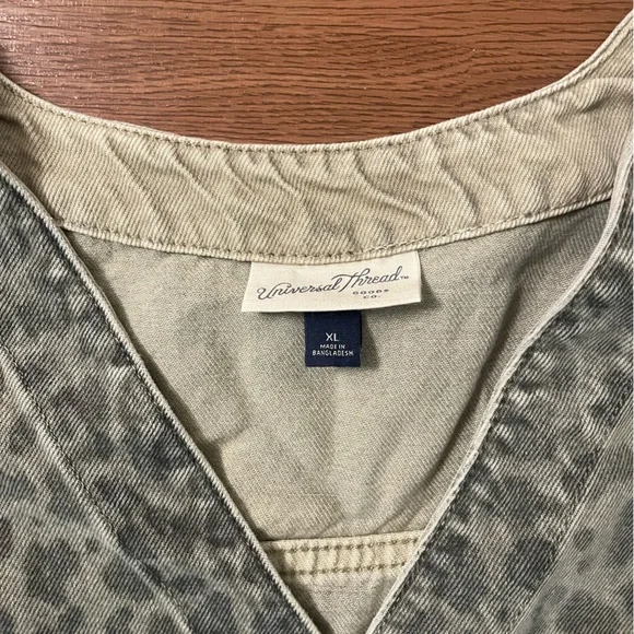 Leopard Print Denim Vest - Picture 2 of 3